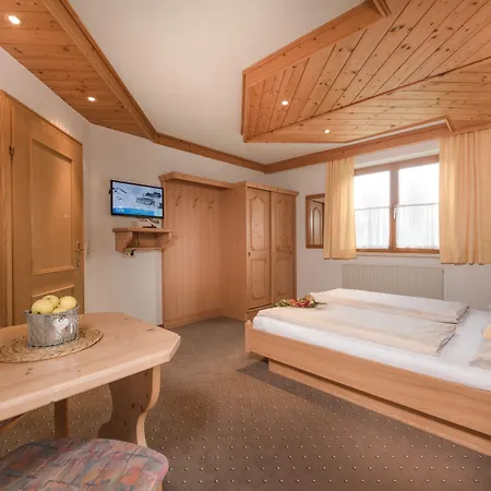 Gaestehaus Gratz - Inklusive Eintritt In Alpentherme Penzion 3*