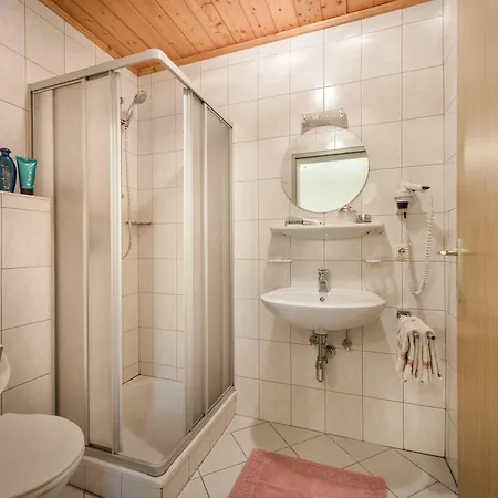 Gaestehaus Gratz - Inklusive Eintritt In Alpentherme Penzion 3*