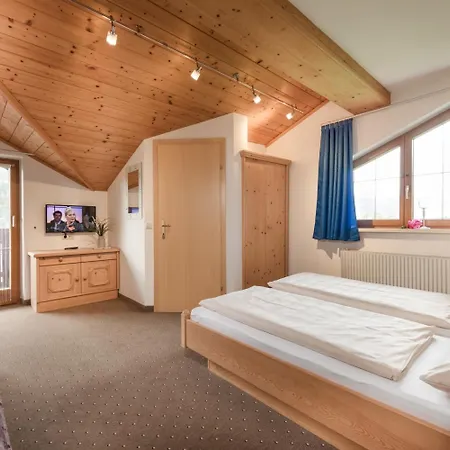 Penzion Gaestehaus Gratz - Inklusive Eintritt In Alpentherme 3*